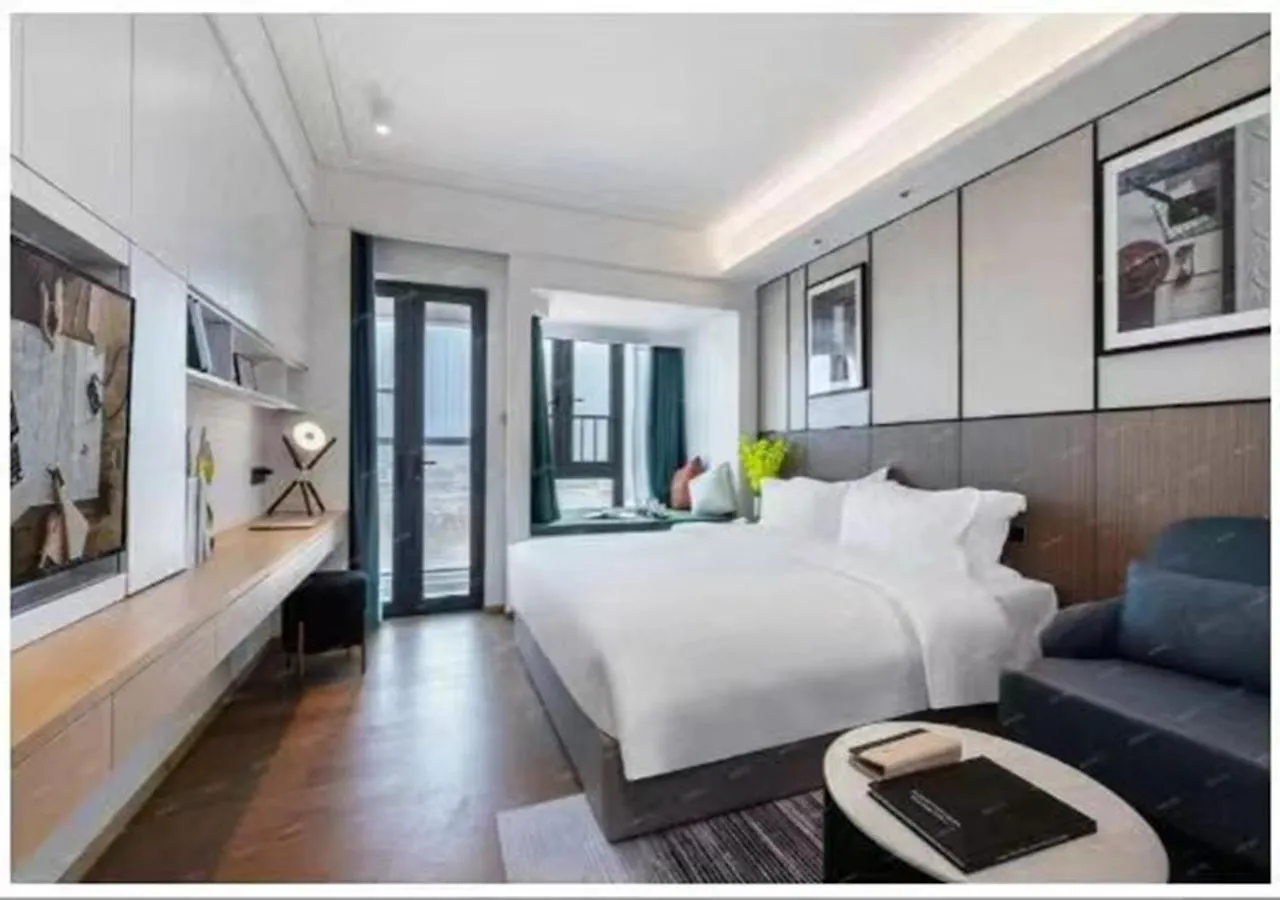 Royal Executive Apartment, Shenzhen World Exhibition & Convention Center, Nearby Shenzhen World North Metro St Ation